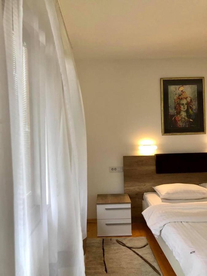 Konak Nestor Bungalows สโกเปีย ภายนอก รูปภาพ
