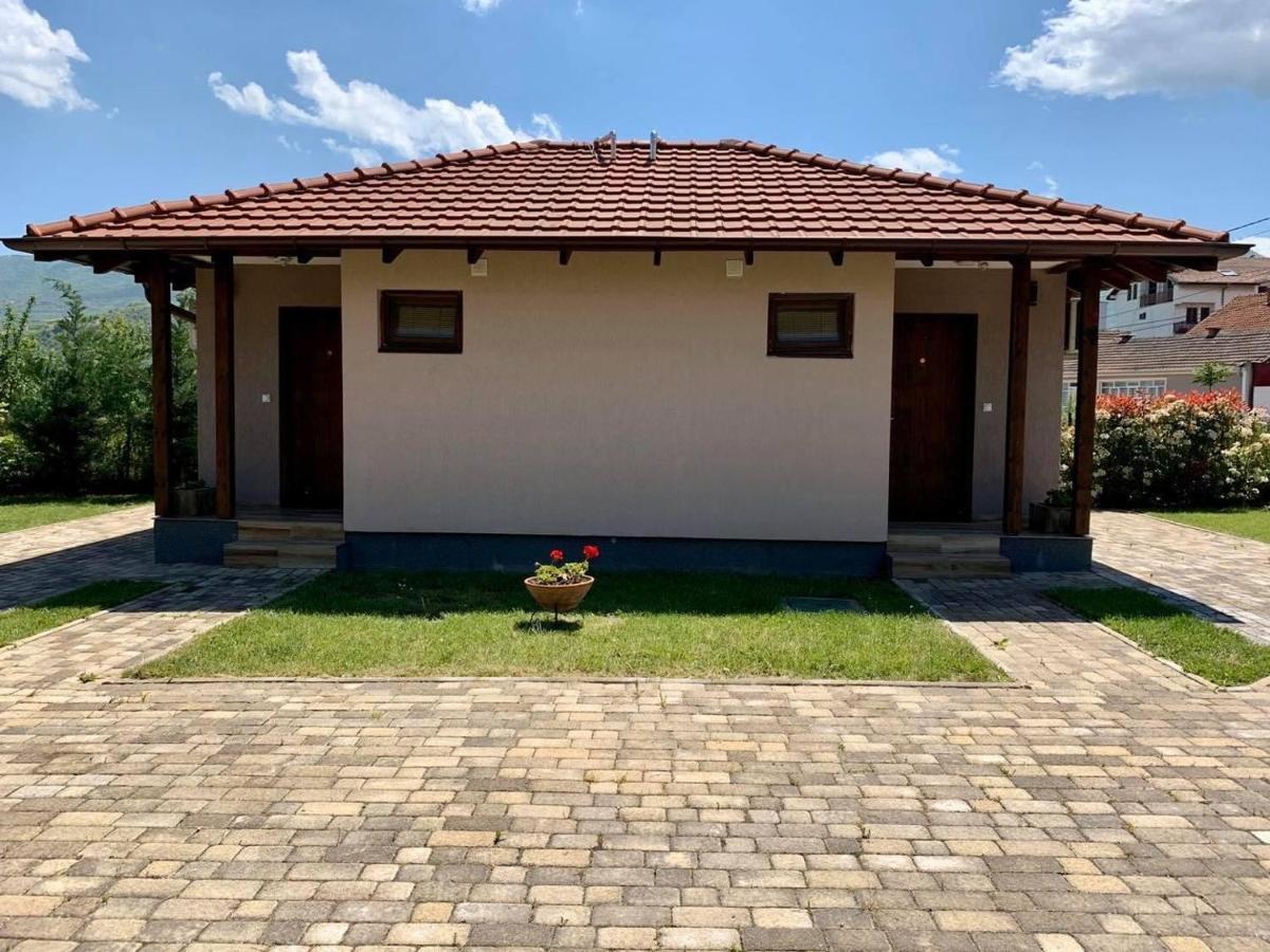 Konak Nestor Bungalows สโกเปีย ภายนอก รูปภาพ