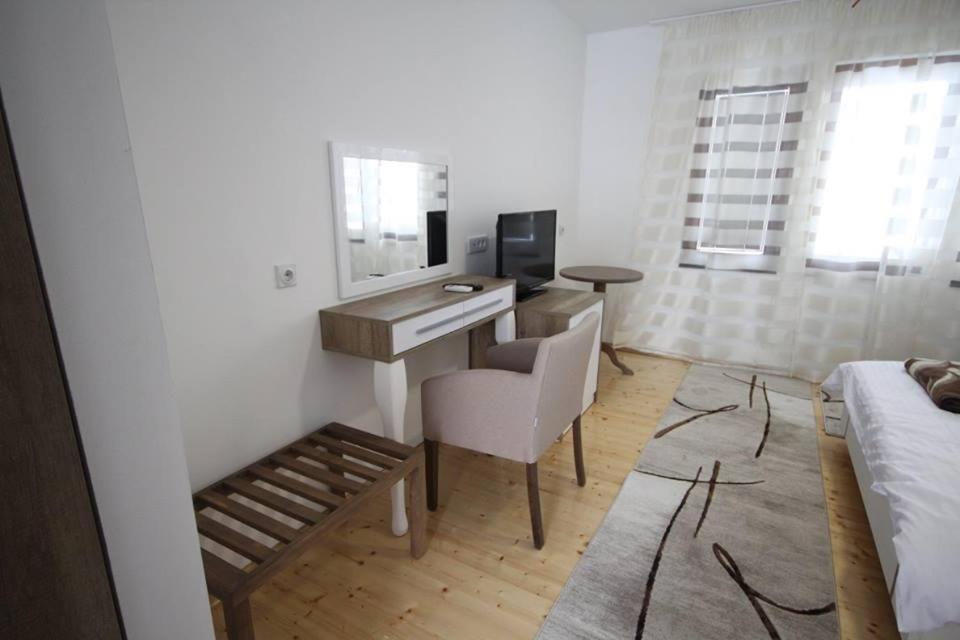 Konak Nestor Bungalows สโกเปีย ภายนอก รูปภาพ