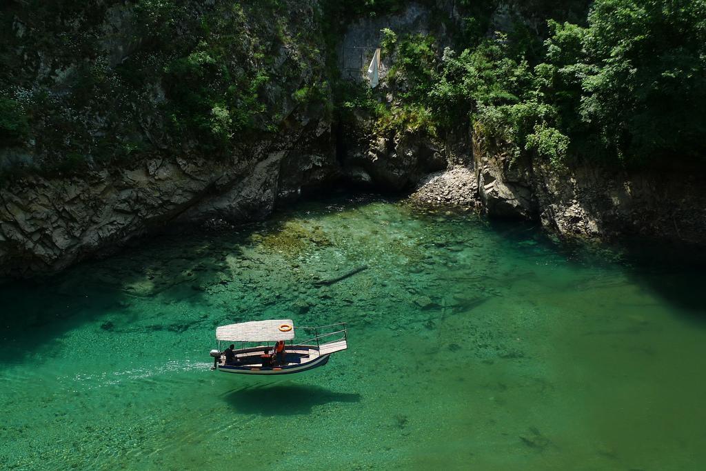 Konak Nestor Bungalows สโกเปีย ภายนอก รูปภาพ